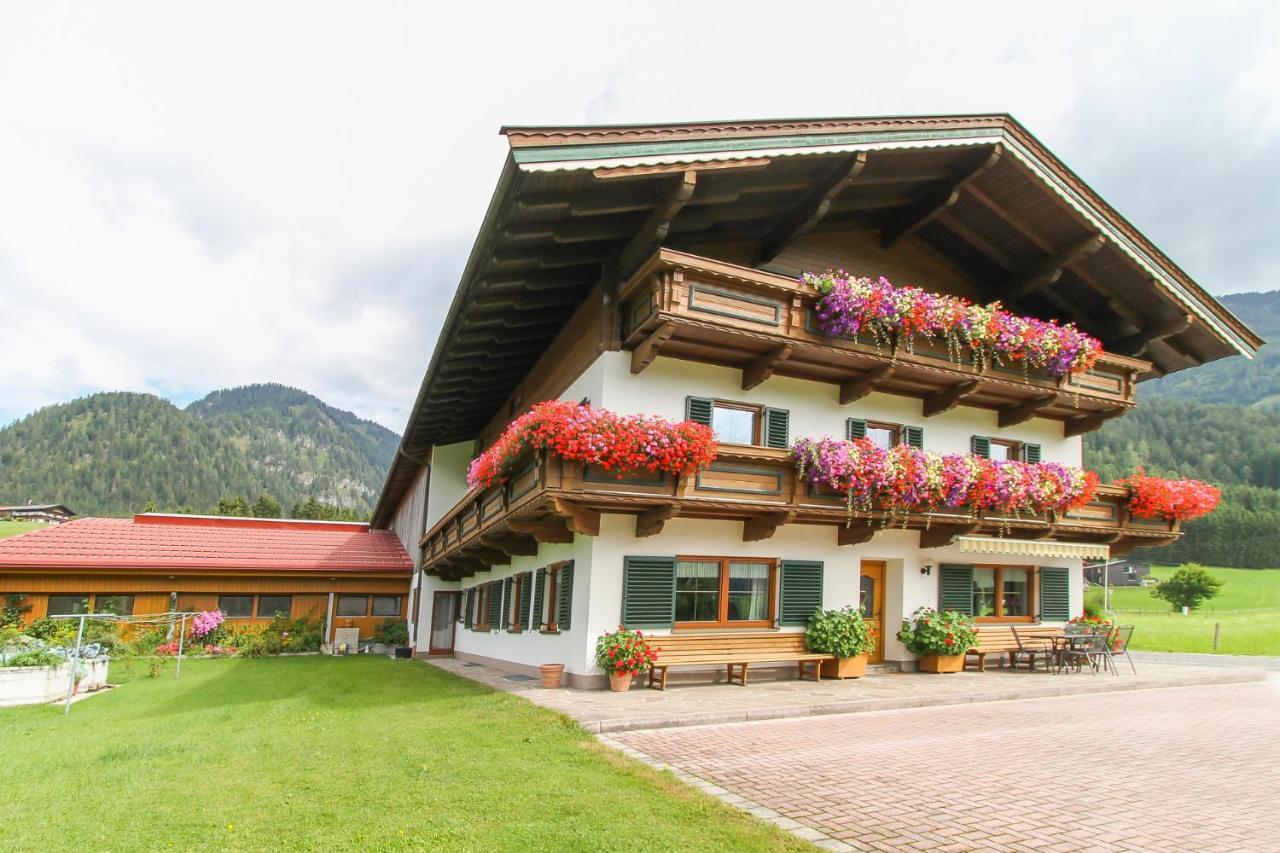 Schneiderbauer Bed & Breakfast Waidring Dış mekan fotoğraf